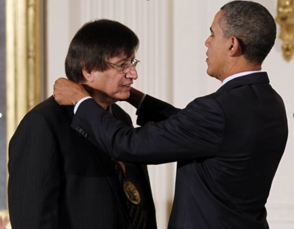 Photo of Dr. Tapia receiving the 2011 National Medal of Science