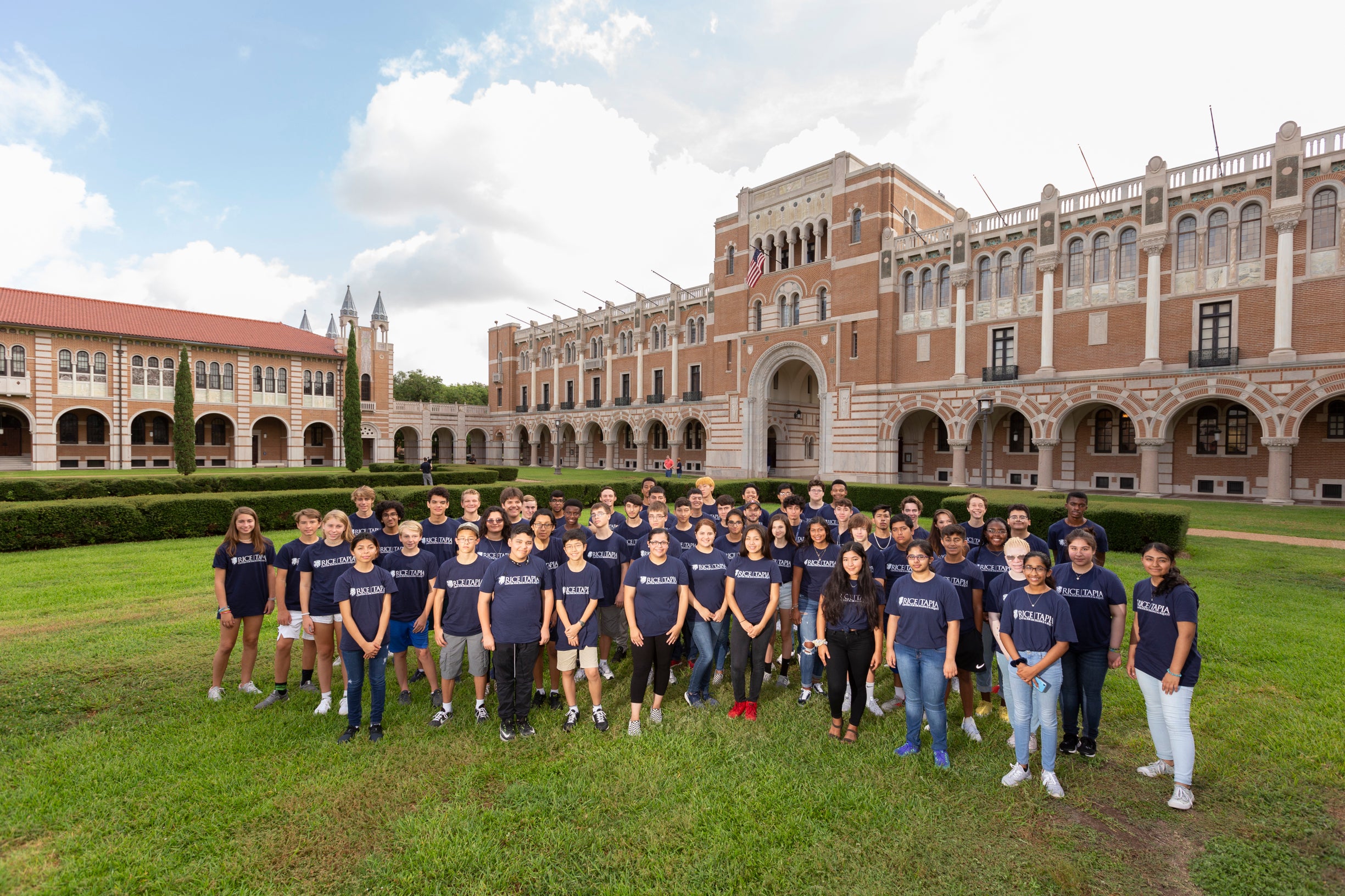 Large group of Tapia campers standing in front of Lovett Hall on the Rice University campus.